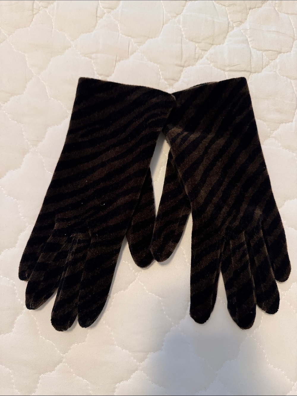 Vintage tiger striped velvet gloves